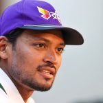 আম্পায়ারস কল পক্ষে না আসায় কিছুটা হতাশ অধিনায়ক নাজমুল