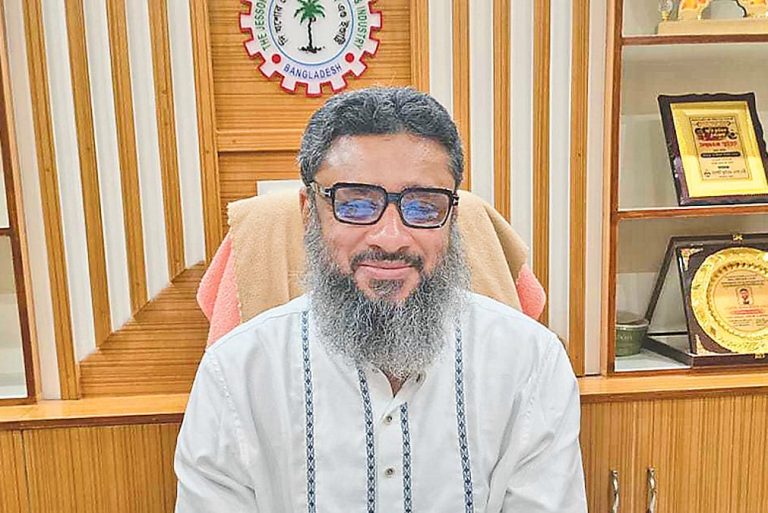 যোগাযোগ সুবিধা থাকলেও কেন বড় শিল্প গড়ে ওঠেনি যশোরে?
