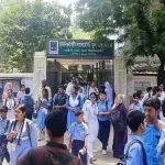 টানা ছুটি শেষে খুলেছে প্রাথমিক ও মাধ্যমিক বিদ্যালয়