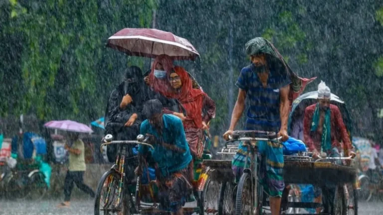 দেশের ছয় বিভাগে বৃষ্টির সম্ভাবনা, কমতে পারে তাপমাত্রা