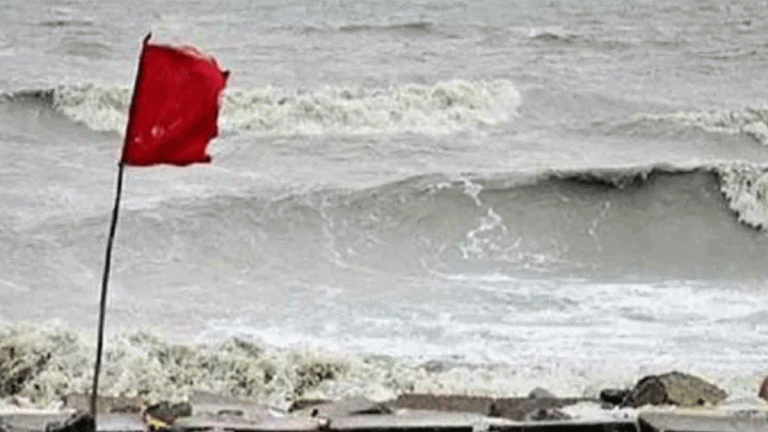 বন্দরগুলোতে সতর্কসংকেত জারি: ঘূর্ণিঝড় অর্ণব