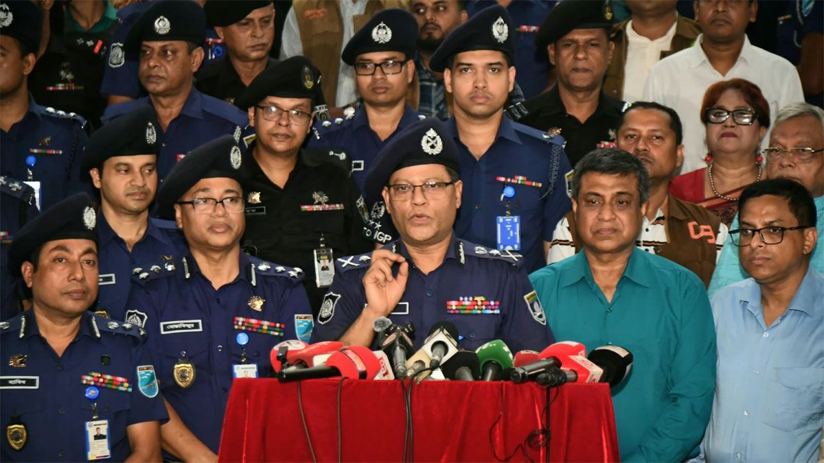 আইনশৃঙ্খলা রক্ষায় বল প্রয়োগ করলে ফ্যাসিবাদী বলা হয়: আইজিপি