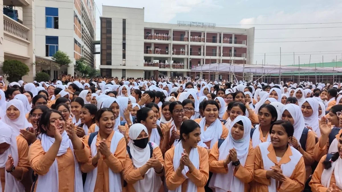এইচএসসিতে এবারও দেশসেরা সাফল্য নরসিংদীর কাদির মোল্লা সিটি কলেজের