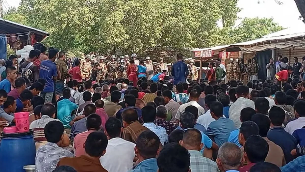 সাজেকে অনির্দিষ্টকালের সড়ক অবরোধ ঘিরে নিরাপত্তা বাহিনীর সঙ্গে ইউপিডিএফের